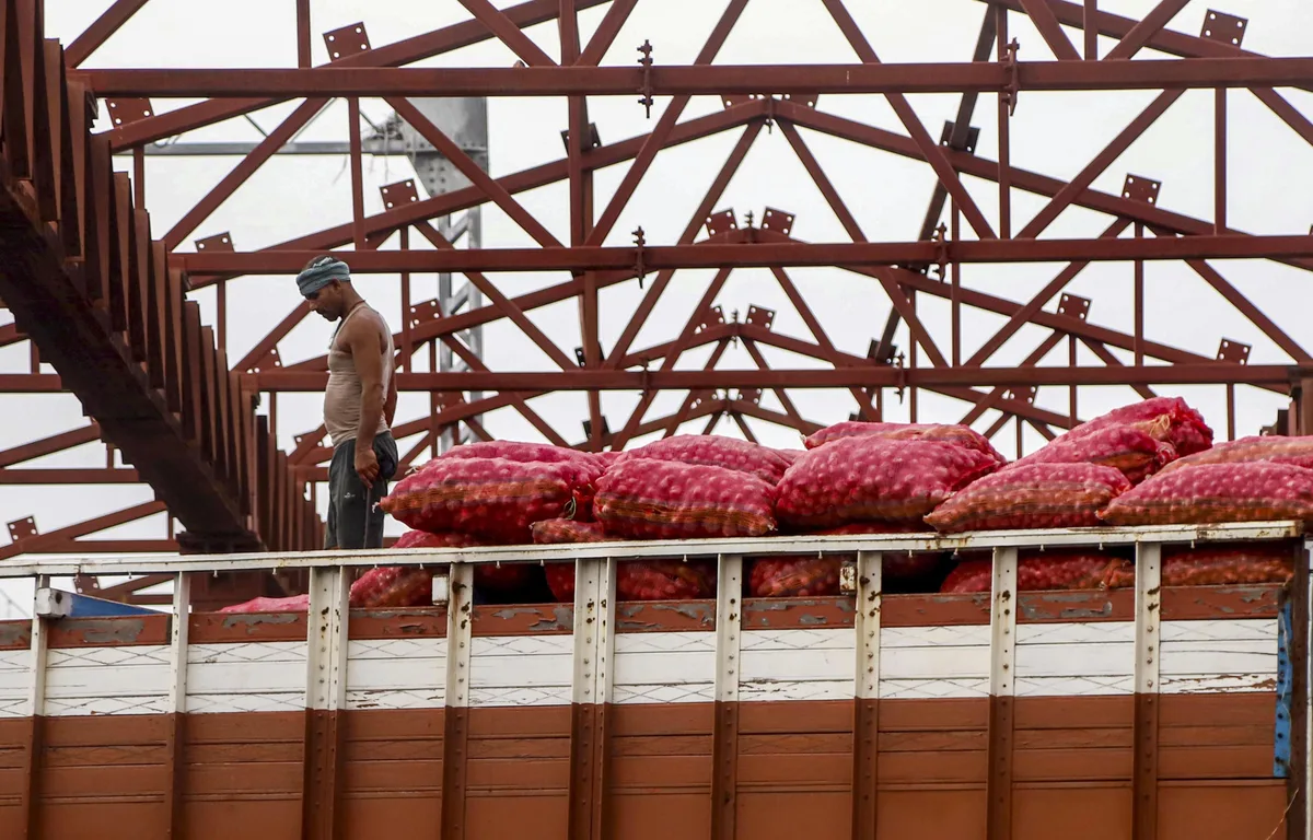 Kanda Express carrying 453 tonnes of onion reaches Delhi as prices surge