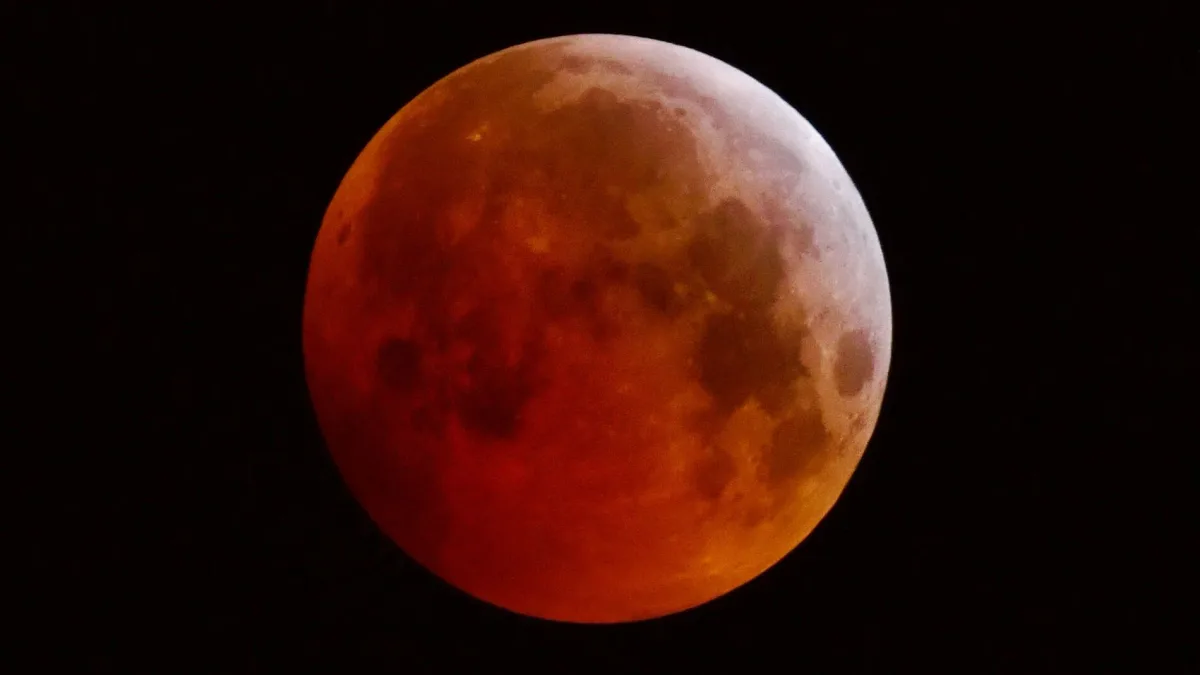 Por qué la Luna puede verse rojiza durante el eclipse lunar del #28Ago