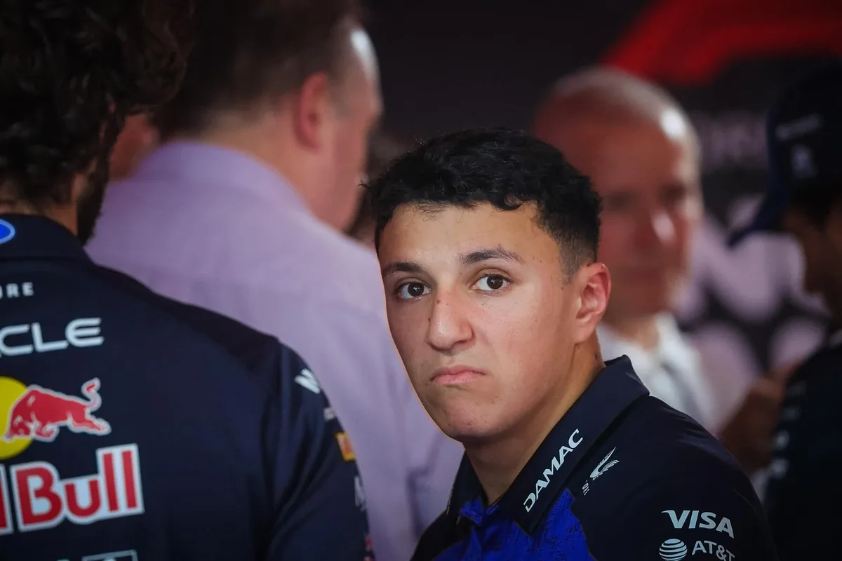 ACT. El piloto francés Isack Hadjar, baja para el Gran Premio de Países Bajos por una lesión en la muñeca