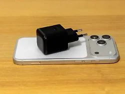 Anker Nano 45W mit Smart-Display: Niedliches iPhone-Ladegerät ist automatisch gut zum Akku