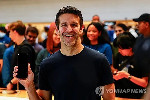 애플 CEO "메모리 위기에 모든 선택지 고려"…중국산 사용 시사