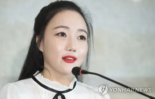 낸시랭, 음주운전 혐의 입건 한 달여 만에 강남경찰서 출석