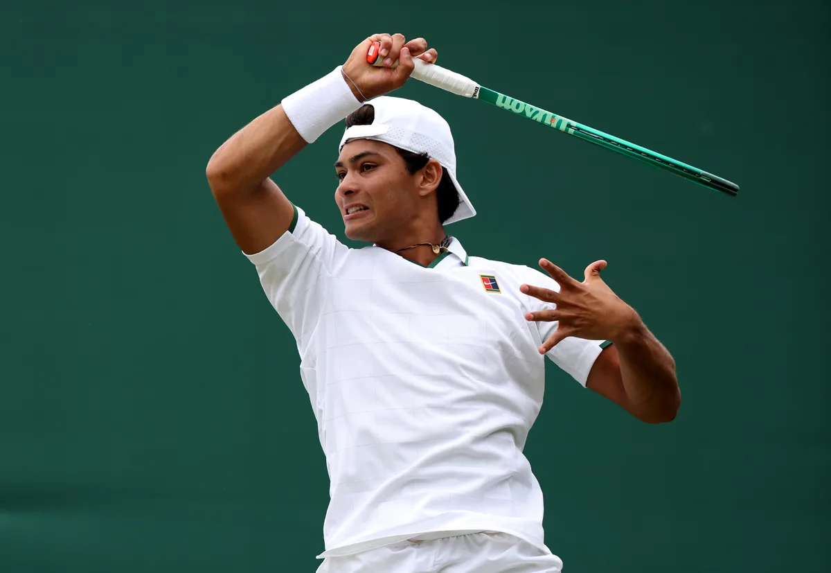Guto Miguel cai na semi na Jamaica, mas garante resultado inédito e salto no ranking