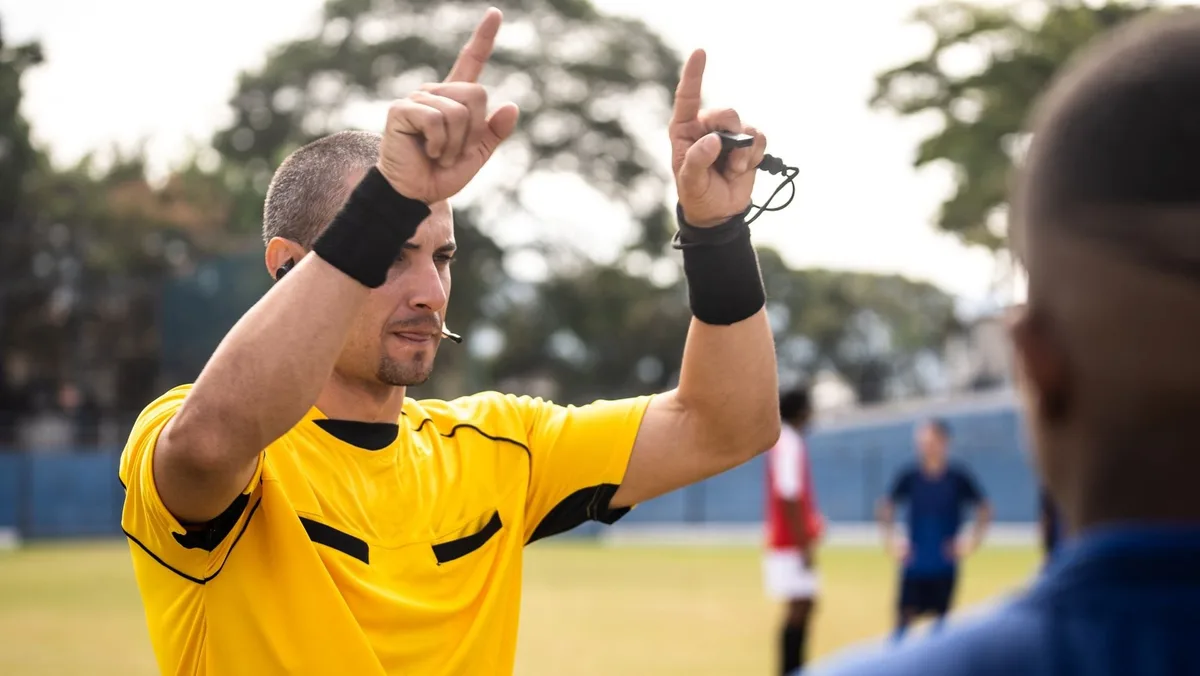 Campeonato Espanhol terá 'bola conectada' para VAR e impedimentos