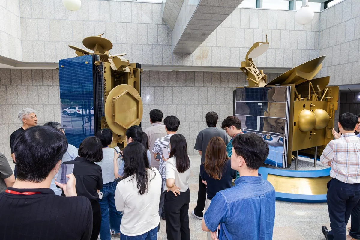 KT SAT, 32년 위성관제 기술로 ‘K-저궤도위성’ 경쟁력 키운다