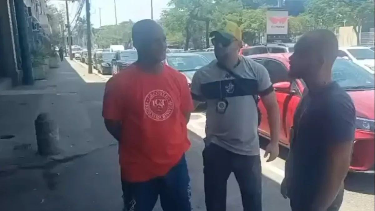 Homem e mulher são presos suspeitos de aliciar e levar menores para casa de professor universitário para exploração sexual, diz polícia