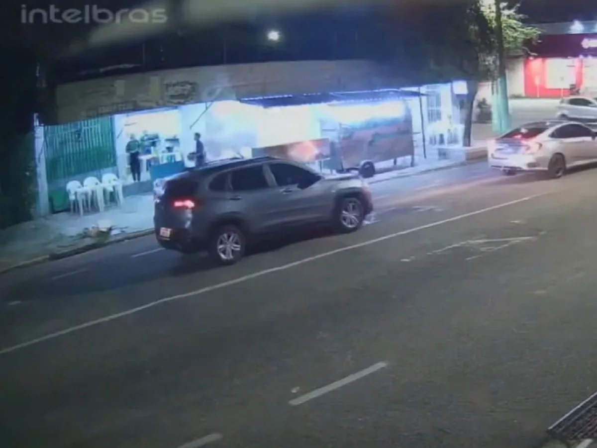 Câmera flagra lanchonete sendo assaltada no bairro da Cremação, em Belém