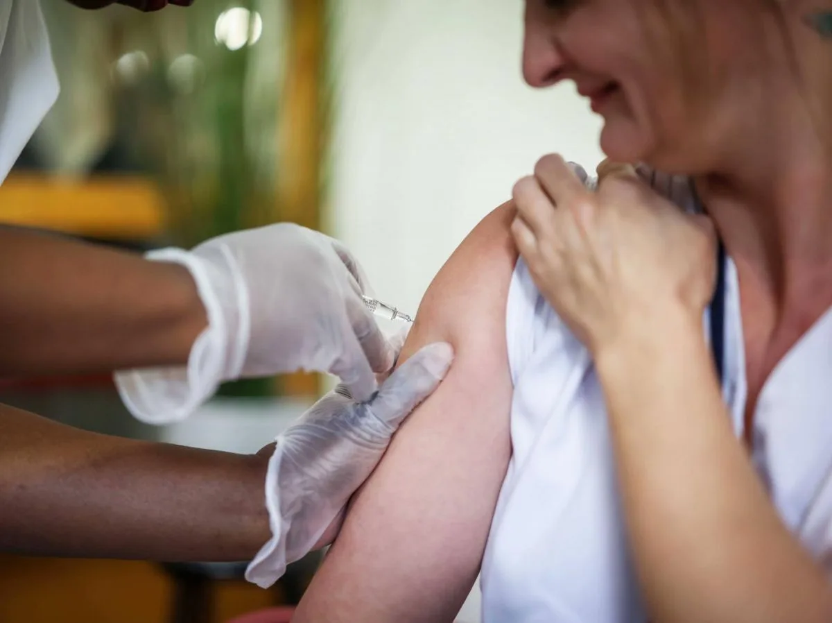 Grippe et Covid: coup d'envoi de la nouvelle campagne de vaccination