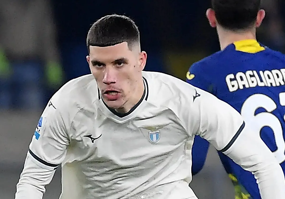 El Sevilla FC sienta las bases por Ratkov mientras negocia la venta de Vargas para elegir al '9'