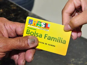 Reajuste do Bolsa Família não viola lei eleitoral, decide Gilmar