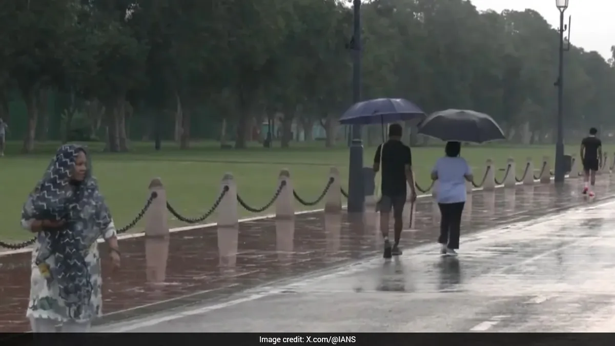 Delhi Wakes Up To Showers, Light Rain Recorded In Several Areas