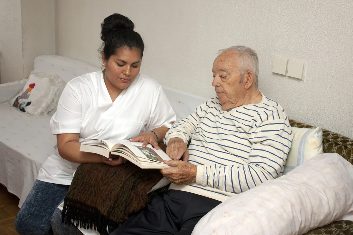 Sintomas do Alzheimer podem ser confundidos com depressão. Entenda como distinguir