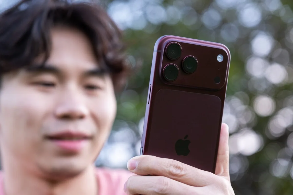 iPhone 18 Pro and 18 Pro Max Review: Apple Is Just Flexing Hard Now