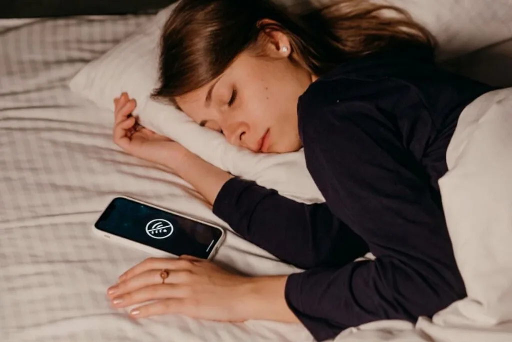 Desactiva el WiFi del celular en las noches tiene sus beneficios, pero un mejor descanso no es uno de ellos