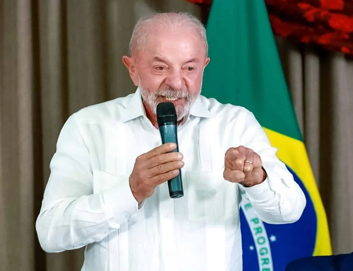Lula aparece numericamente à frente na Vox Brasil, que deu Flávio no primeiro turno