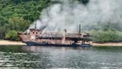 Philippine rescuers board ferry 40 hours after blaze began