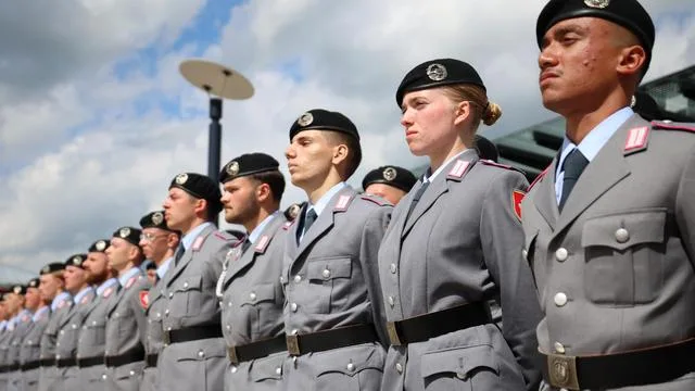 Bundeswehr: Bundeswehr liegt bei Personalstärke im Plan