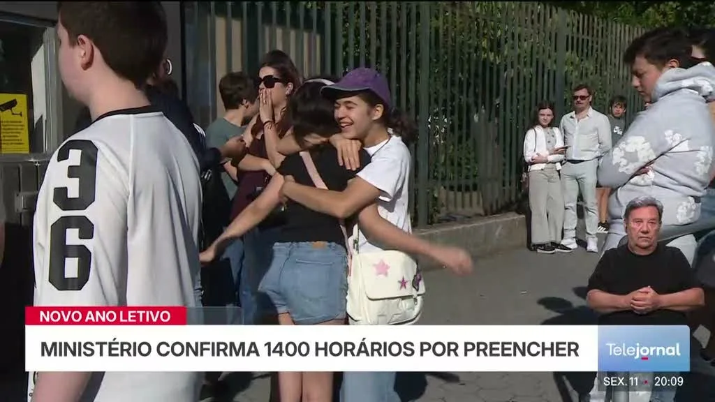 Novo ano escolar arranca com milhares de horários por preencher