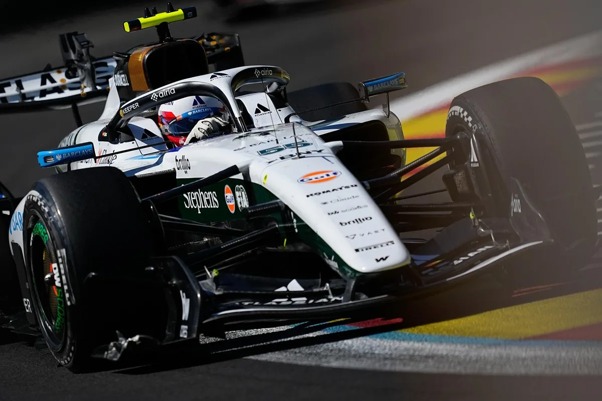 Sainz y su rifirrafe con Fernando Alonso: "Se quejó por radio y consiguió que me sancionaran"