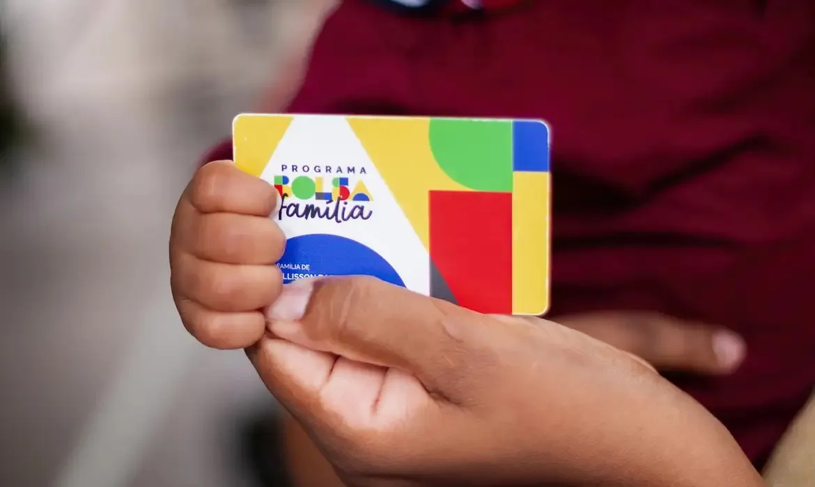 Pagamentos do Bolsa Família de agosto começam nesta terça, 18; veja o calendário