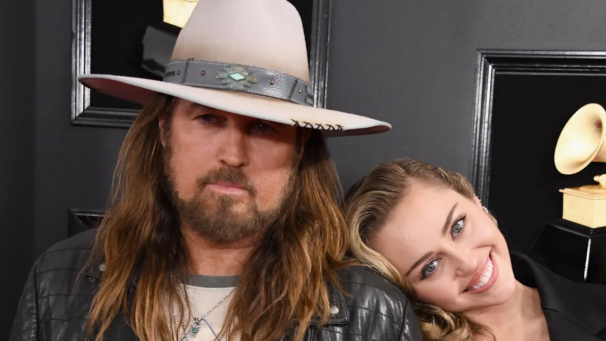 Miley Cyrus dejará atrás su apellido en el lanzamiento de Bass Persuades