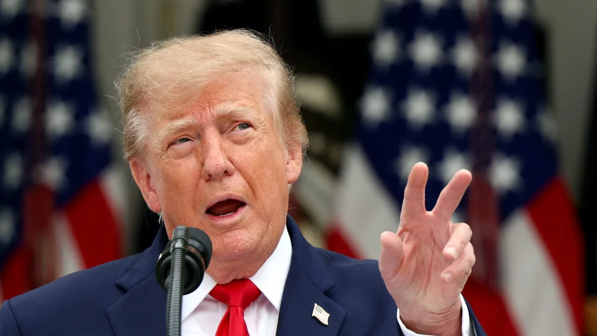 Presidente dos Estados Unidos afasta armas nucleares, mas admite uso de megabomba convencional contra Irão
