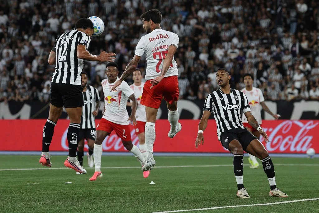 Mesmo com um a mais, Botafogo fica só no empate com o Bragantino pelo Campeonato Brasileiro