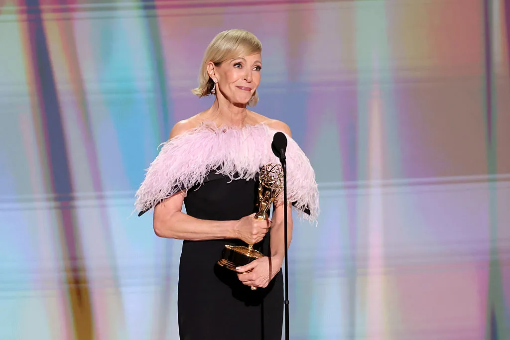 Allison Janney Wins Emmy for Supporting Actress in Drama, Tying Record for Most Wins by a Performer