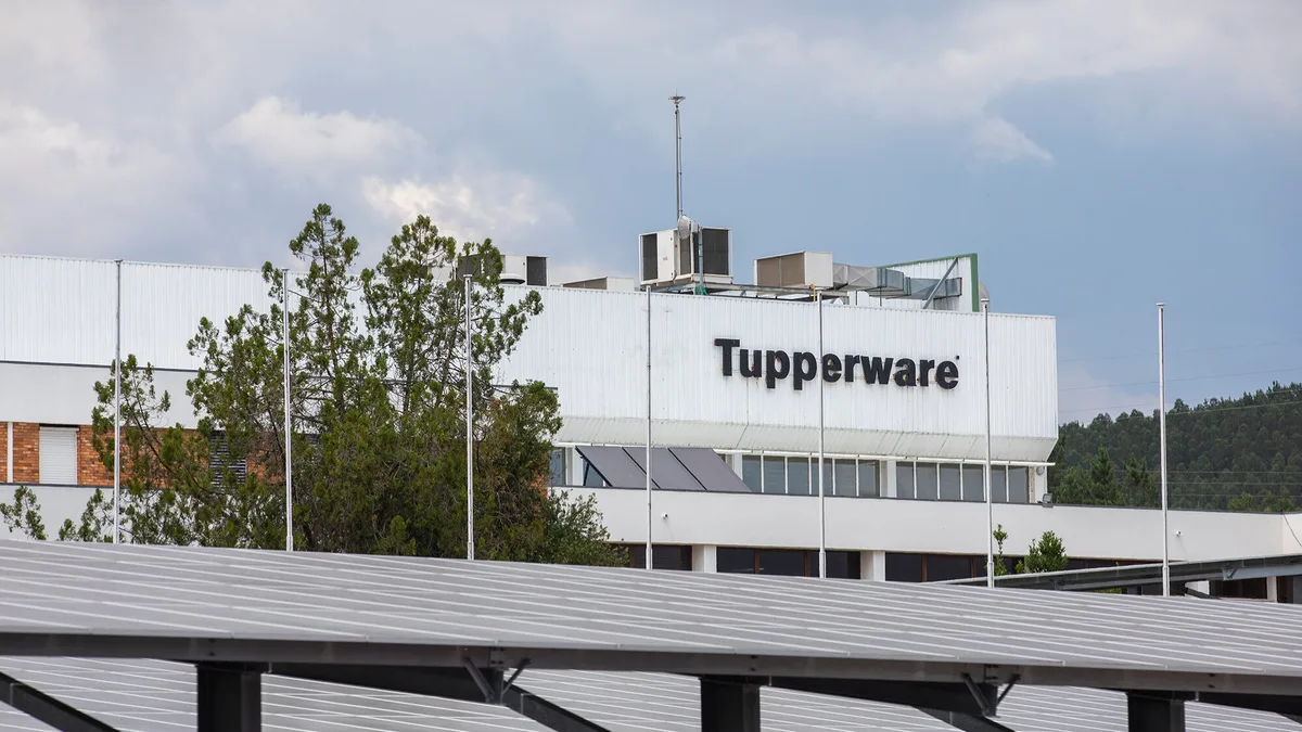 Leilão da fábrica da Tupperware sem sucesso