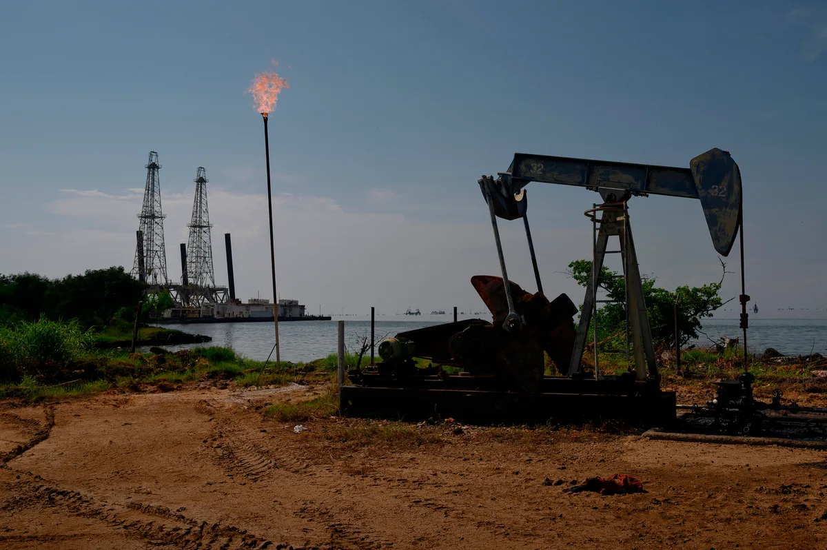 ¿Puede el acuerdo de 65.000 millones de barriles de Trump reactivar la industria petrolera de Venezuela?
