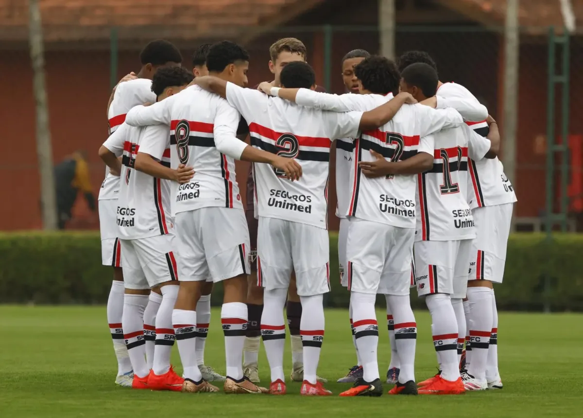 São Paulo sub-17 se prepara para disputar Mundial de Clubes Juvenil