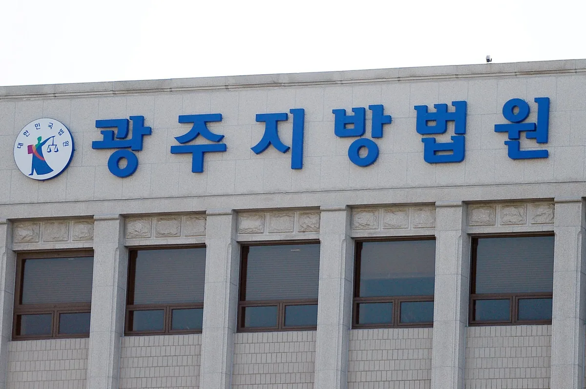 동료 흉기로 살해 뒤 “자해했다” 신고 50대…첫 재판서 혐의 인정