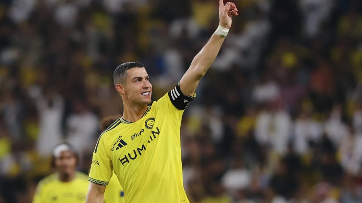 Cristiano Ronaldo regressa em grande e atinge os 980 golos na carreira