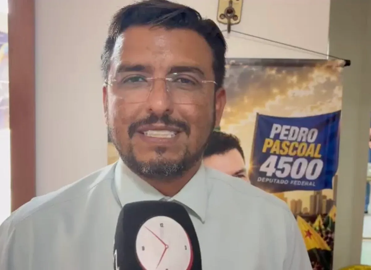 Em adesivaço, Aiache declara apoio a Pedro Pascoal para deputado federal: “campanha pé no chão”
