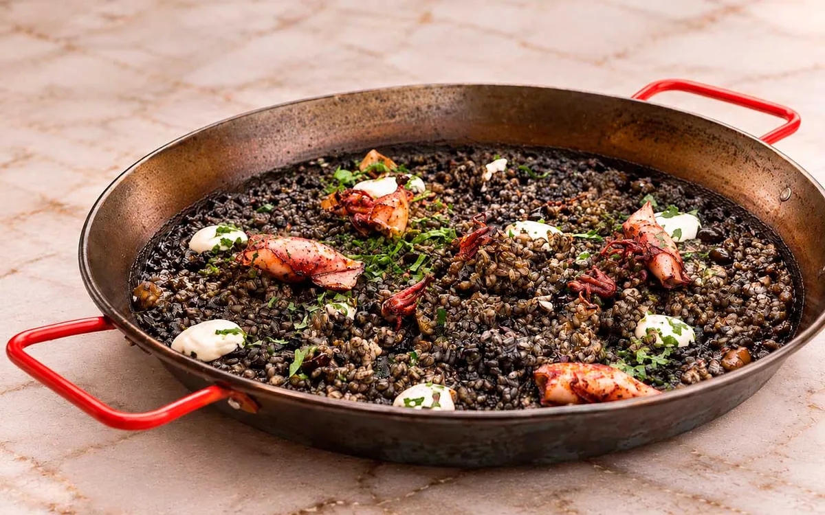 Día Mundial de la Paella: las 4 claves de los chefs para lograr un arroz perfecto y un buen socarrat