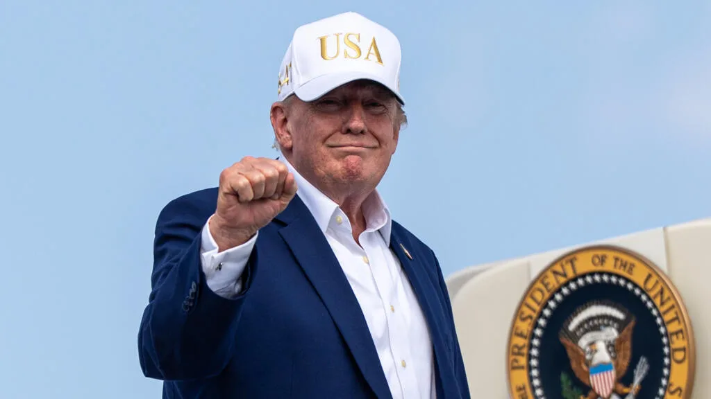 Donald Trump pretende exigir 'compensações' do Irã nas futuras negociações