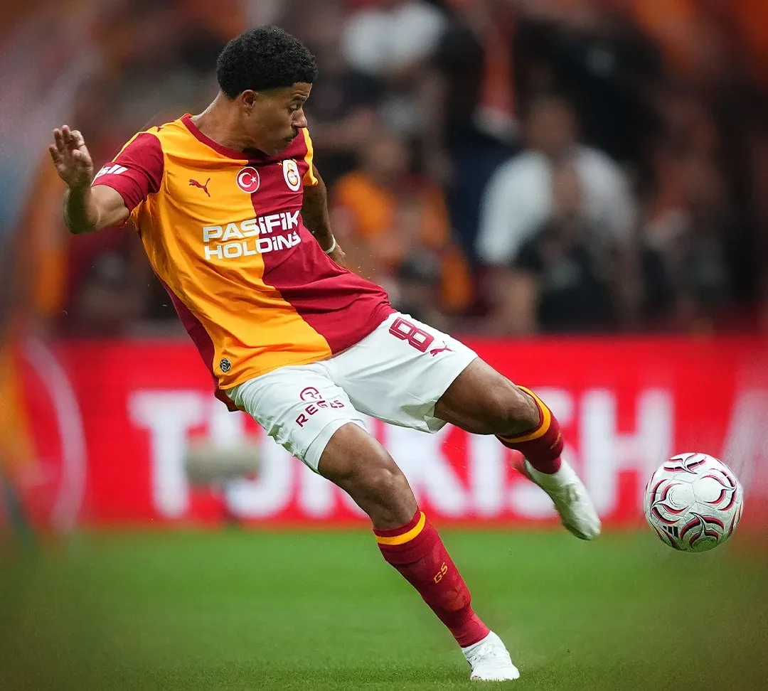 Ex-São Paulo dá assistência, e Galatasaray busca empate na estreia do Campeonato Turco