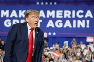 Sem dar prazos, Trump diz que acordo com a Venezuela vai reduzir preço da gasolina