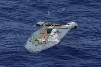 Barco com centenas a bordo naufraga perto do Chipre e ao menos sete morrem
