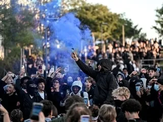 Blocus des lycées. «Tout se fait sur nos téléphones» : comment les réseaux sociaux nourrissent-ils le mouvement lycéen ?