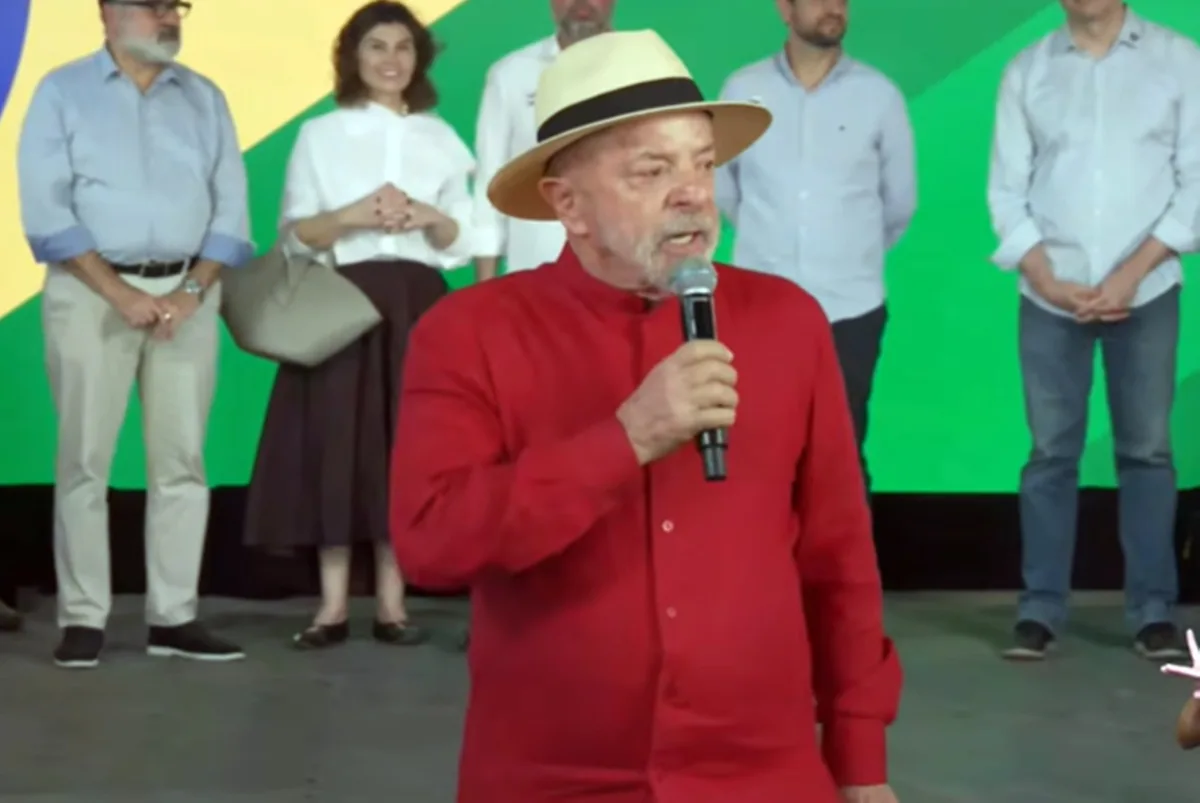 Em MG, Lula culpa Temer por crise de Pimentel e ironiza Zema