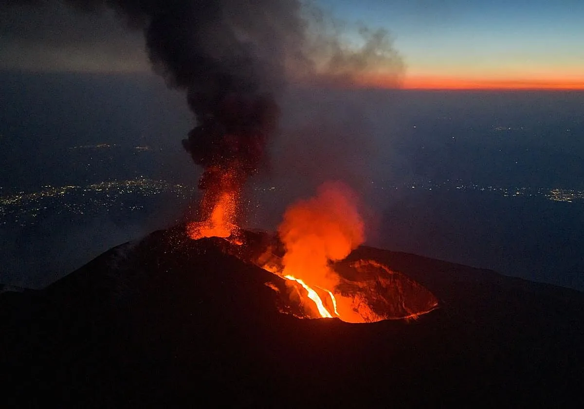 Muere un turista tras ser alcanzado por un rayo mientras hacía senderismo en una zona prohibida del Etna