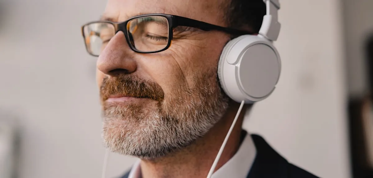 „Mein Tinnitus und ich stehen morgens auf und beten gemeinsam zu Gott“