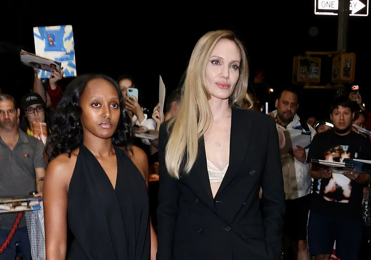 Angelina Jolie y su elegante forma de llevar el sujetador a la vista en las calles de Nueva York