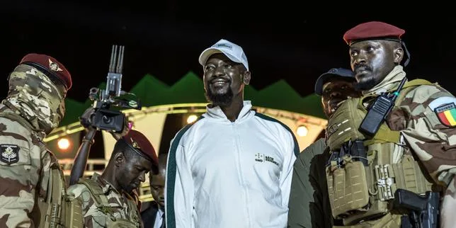 En Guinée, la chaîne France 24 interdite de diffusion après qu’un présentateur a qualifié le chef de l’Etat, Mamadi Doumbouya, de « président putschiste »