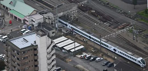 Japan: Vier Gleisarbeiter beim Unkrautjäten von Zug überrollt