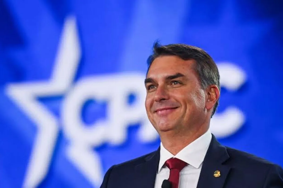 Flávio Bolsonaro amplió su ventaja sobre Lula en proyecciones de Polymarket a dos semanas de las elecciones en Brasil
