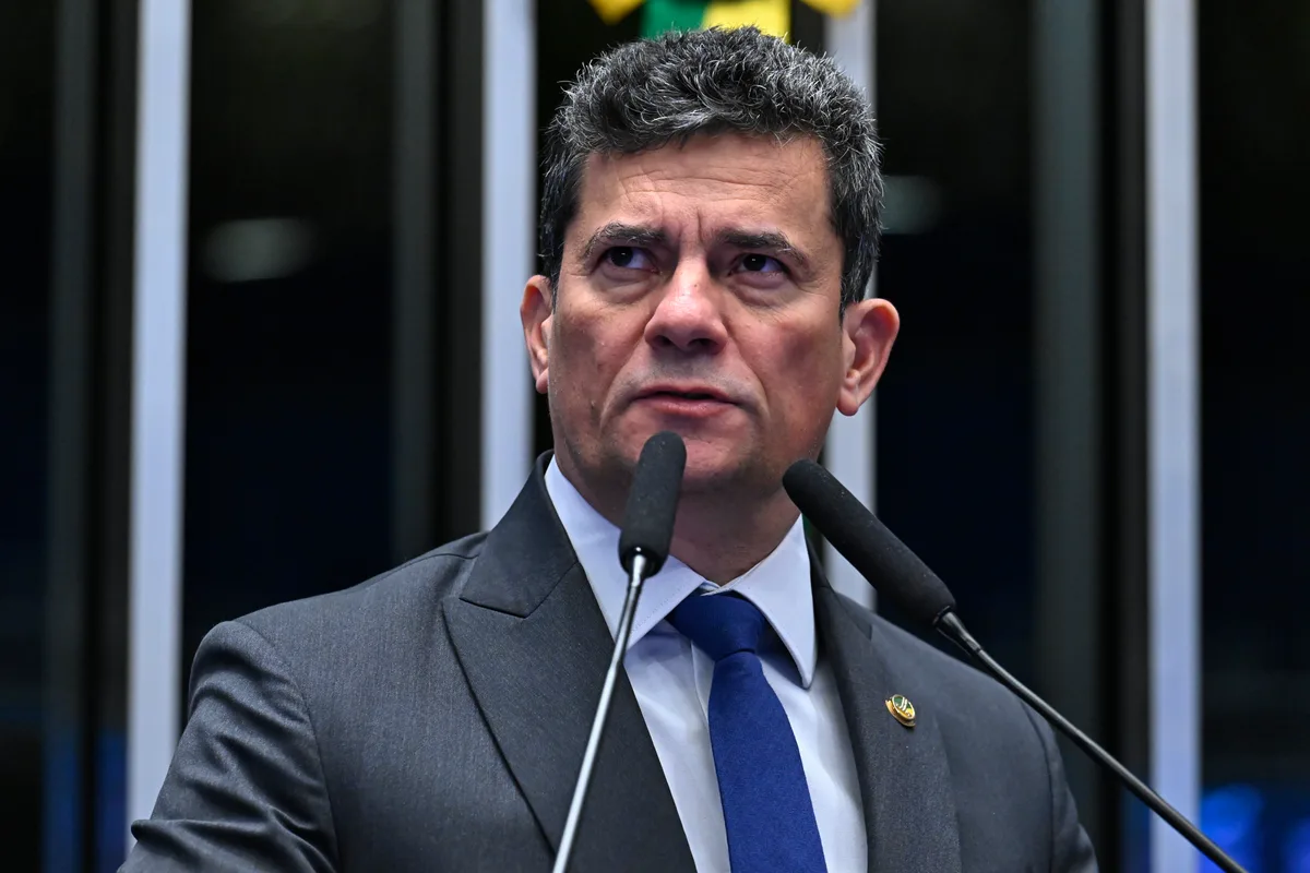 Eleições 2026 no PR: Sergio Moro faz adesivaço e comparece a eventos