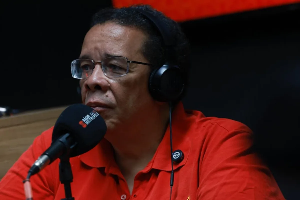 Professor Robson quer incluir salário de governador ao orçamento do DF