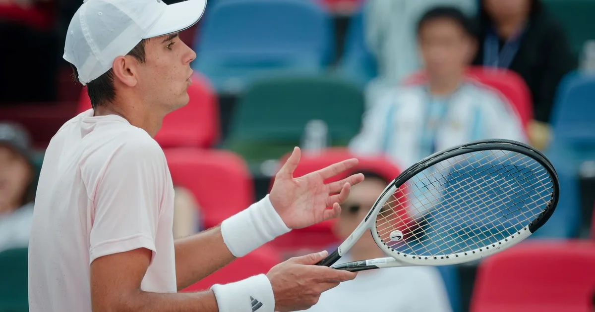 Rafa Jódar, sancionado en el Masters 1000 de Shanghái por maltratar a un ball boy "¡Dame la puta toalla, coño!"